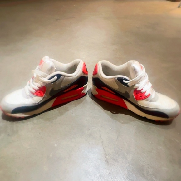 Nike Air Max 90 Gs 'Infrared's (Size 8.5 woman’s) - Picture 5 of 9